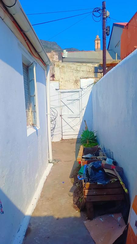To Let 2 Bedroom Property for Rent in Zonnebloem Western Cape
